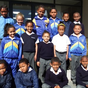 Gansbaai PrimÃªr se deelnemers aan Engelse Voordrag olv Zubeida Loff